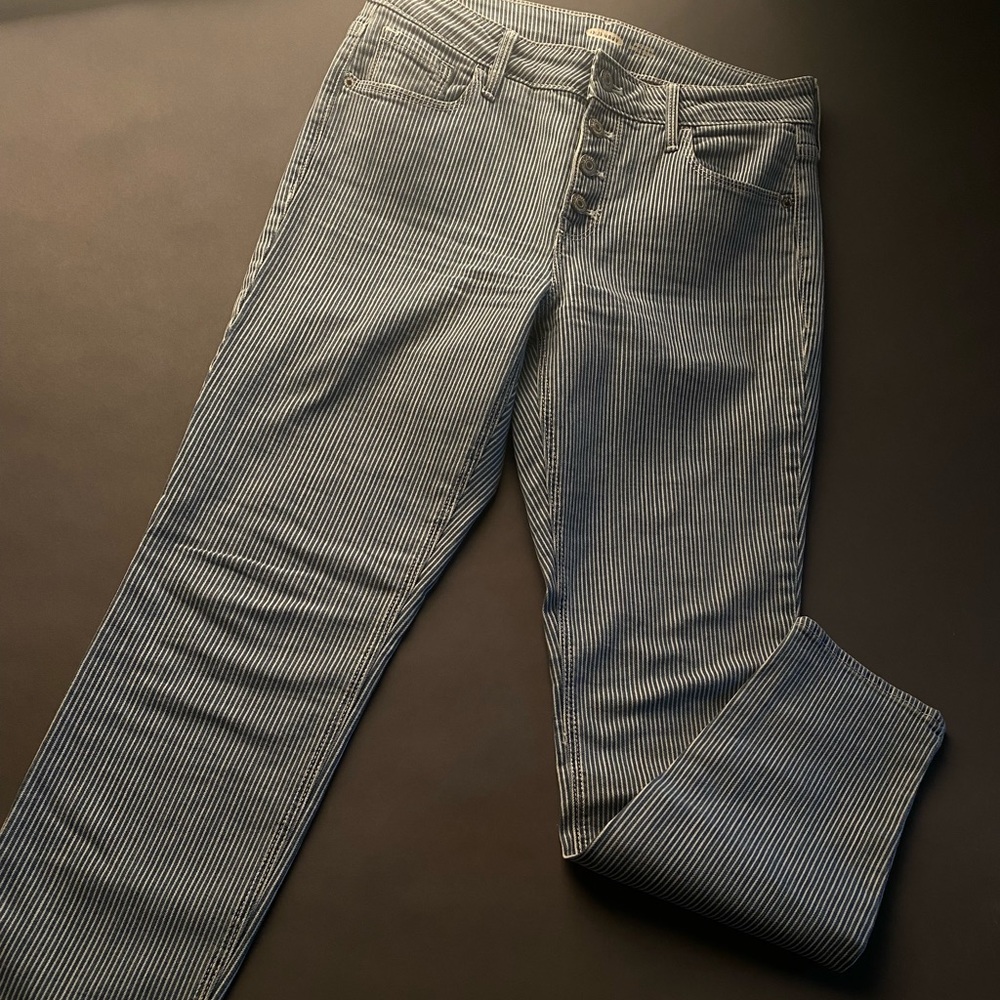 🌺 Like-New: OLD NAVY Striped Button-Fly Skinny Mid-rise Jeans 🌺